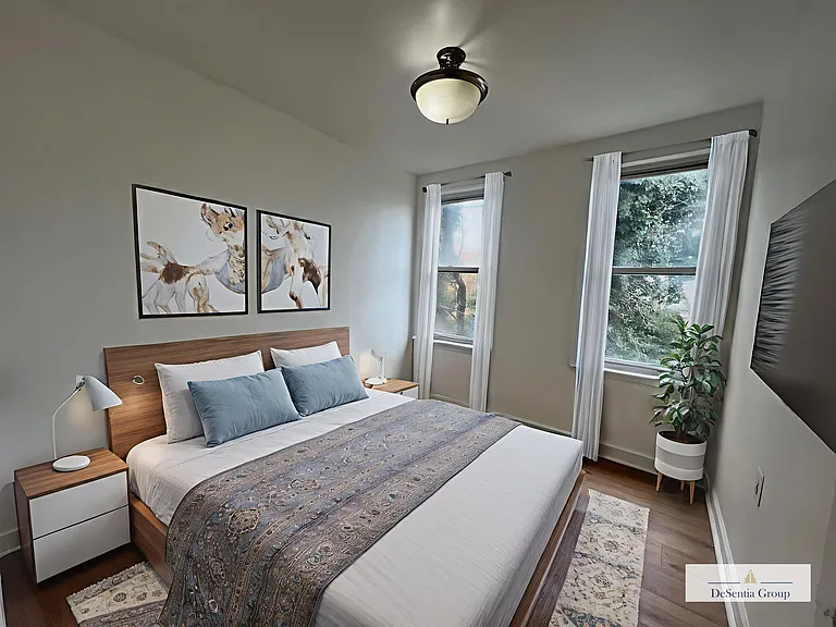 2426 Brentwood Ave — Photo 4