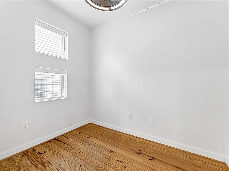 6130 Grand Blvd — Photo 34