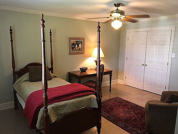 UPSTAIRS BEDROOM