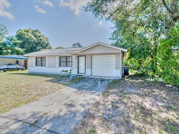 3rd image of 1445 Wildrose Ln