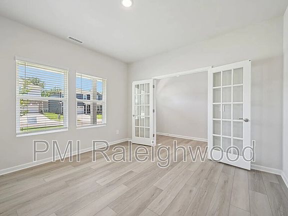 2nd image of 300 Karlov Rd