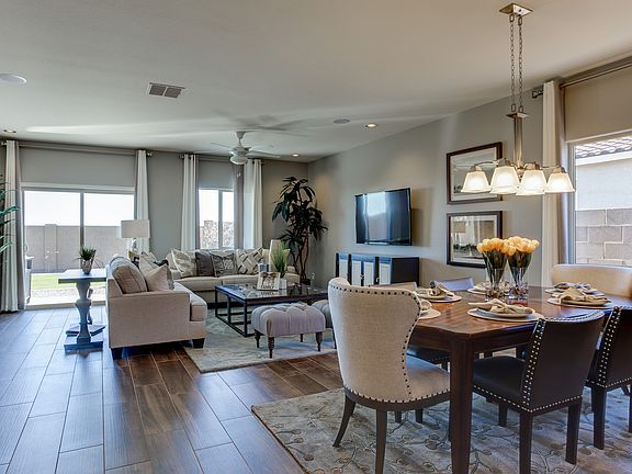 Cozy dining area off great room