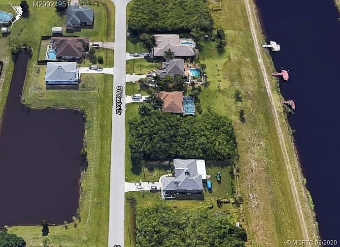 1st image of 399 SW Kestor Dr