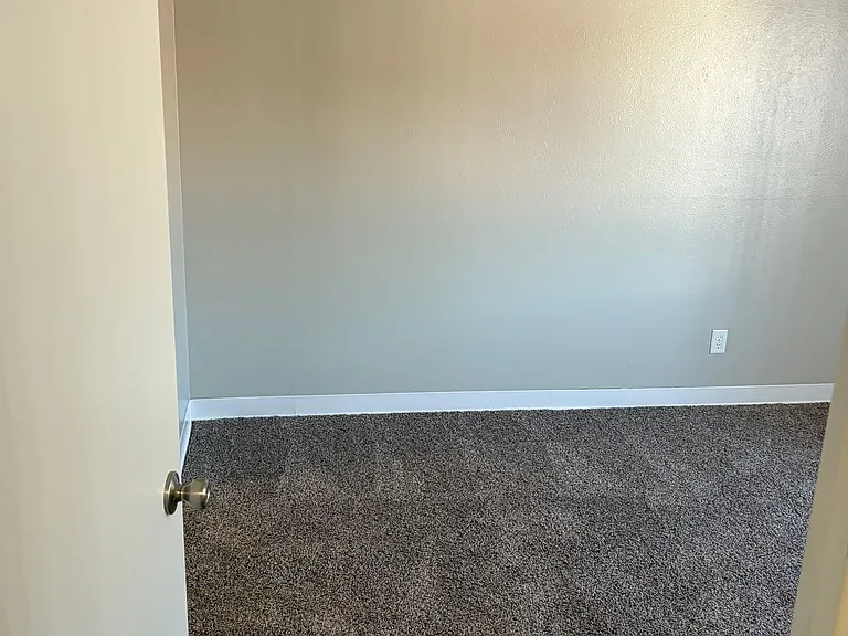 Prospect Pointe Apartments — Photo 59