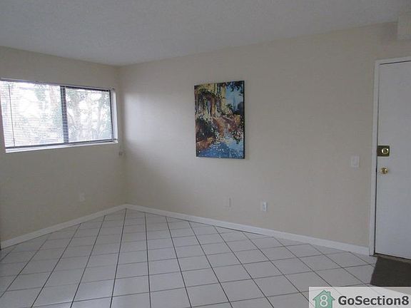 4th image of 9047 Langdon Ave Unit 25