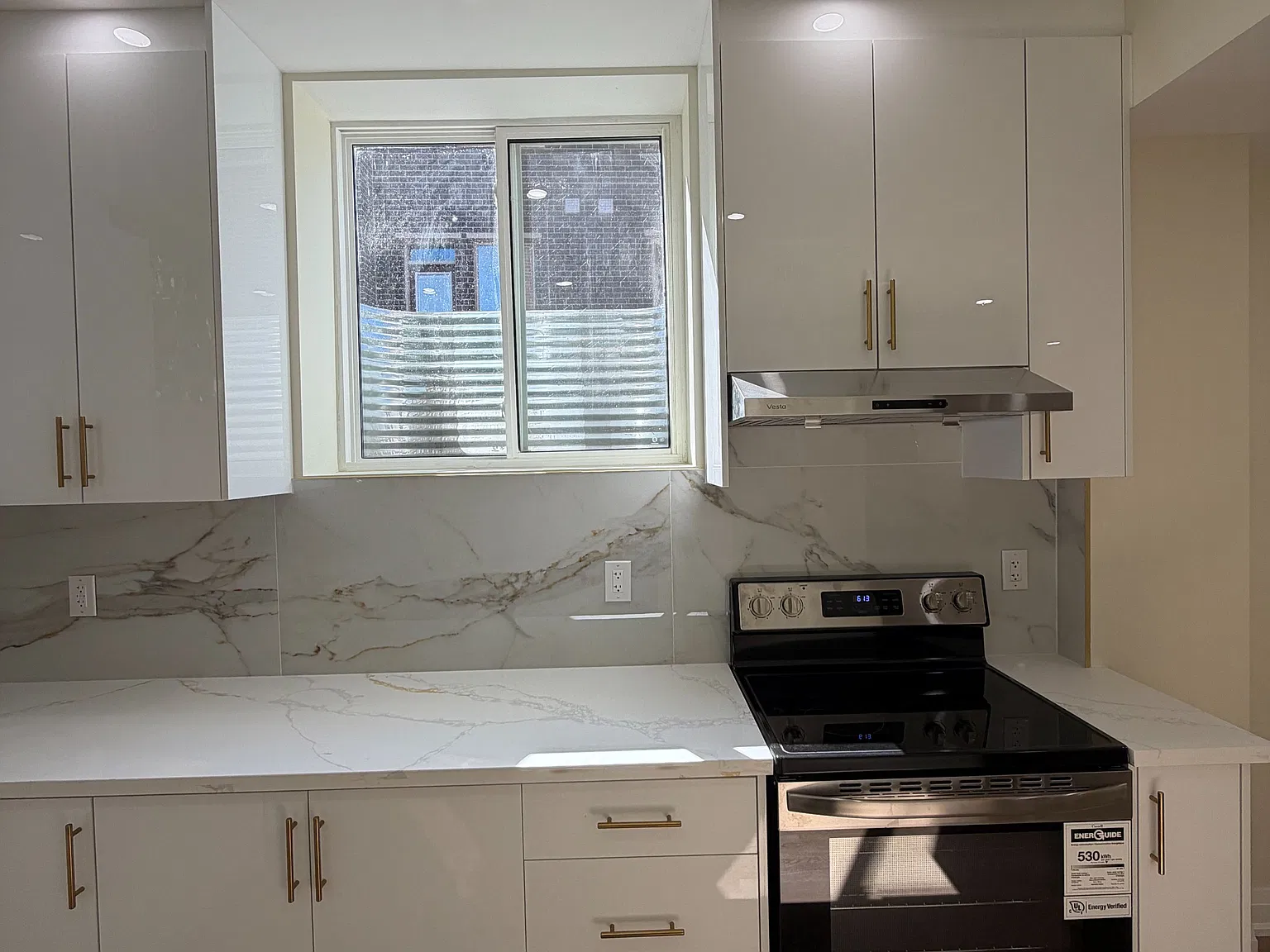 2 bed, $2,000 — Photo 4