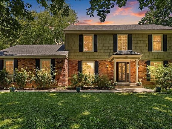 2nd image of 12841 Pembroke Cir
