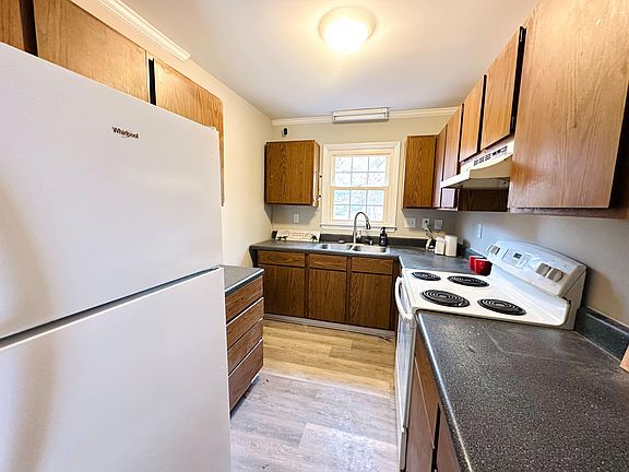 4th image of 7 Misty Creek Ct #101