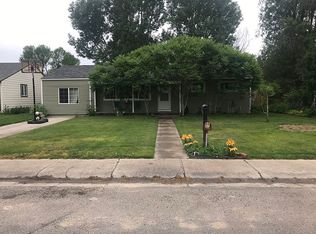 808 S 10th St, Worland, WY 82401