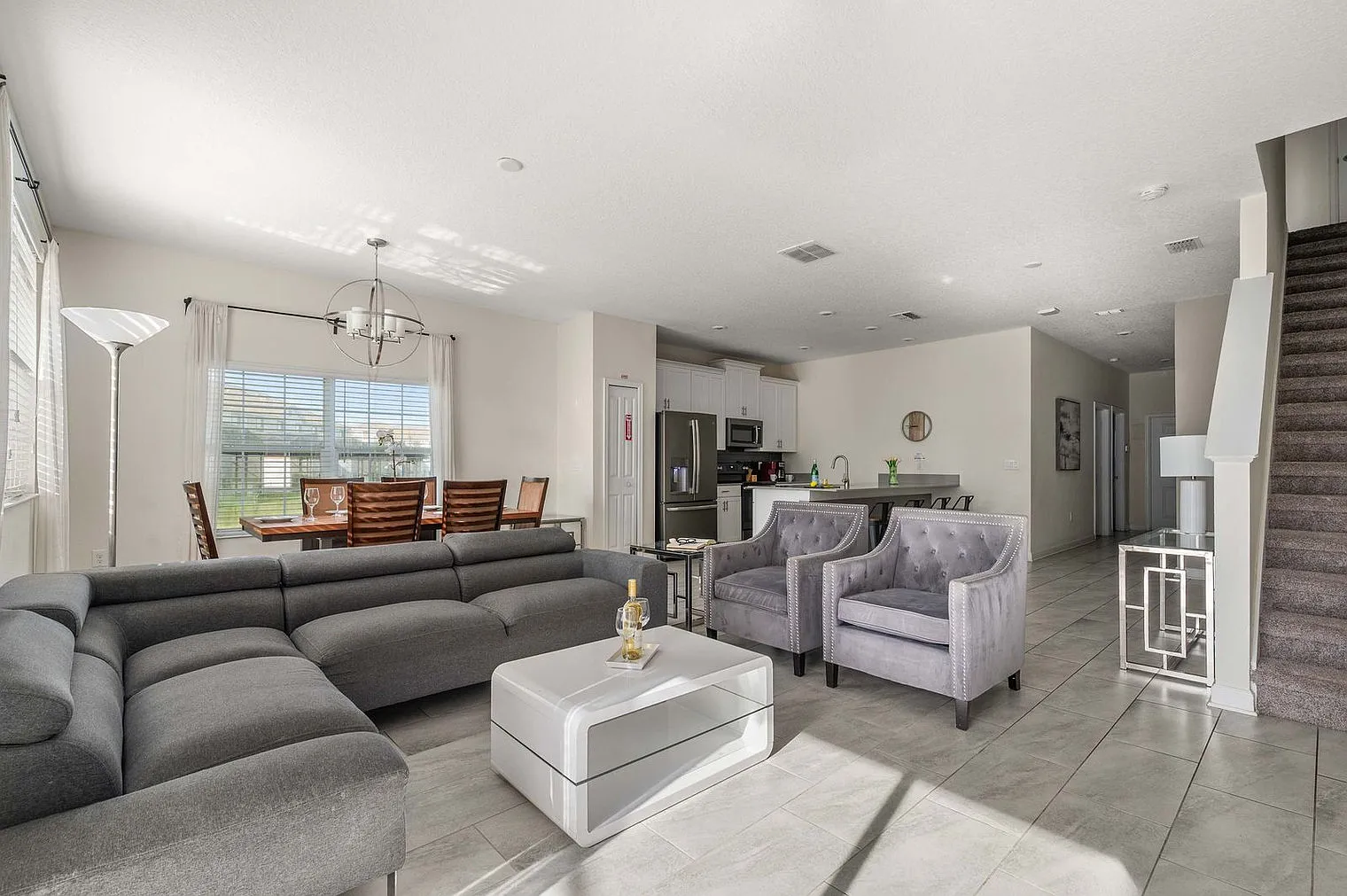 5 bed, 4.0 bath, 2174 sqft, $6,329 — Photo 4