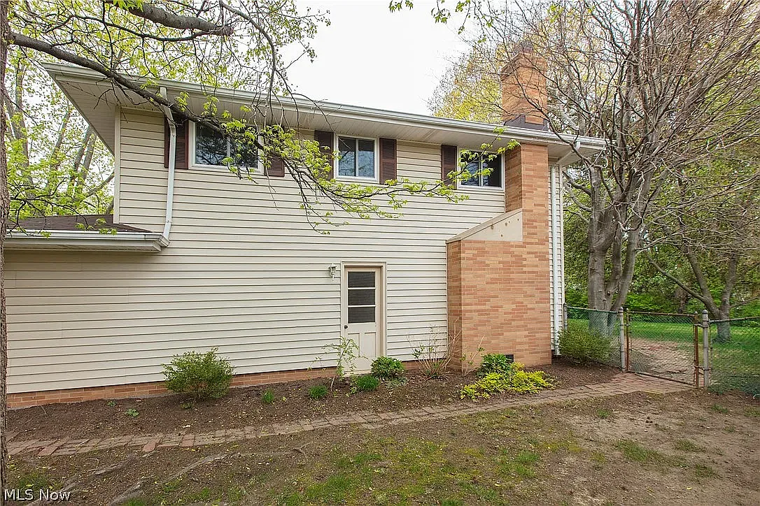 5 bed, 3038 sqft, $2,850 — Photo 3