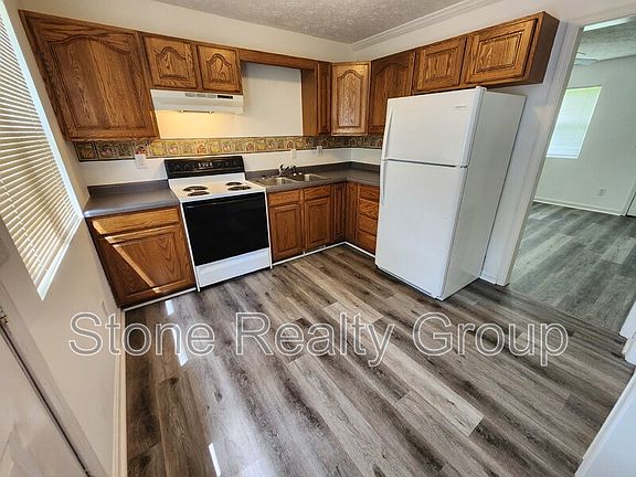 2nd image of 760 S Fulton St Unit A
