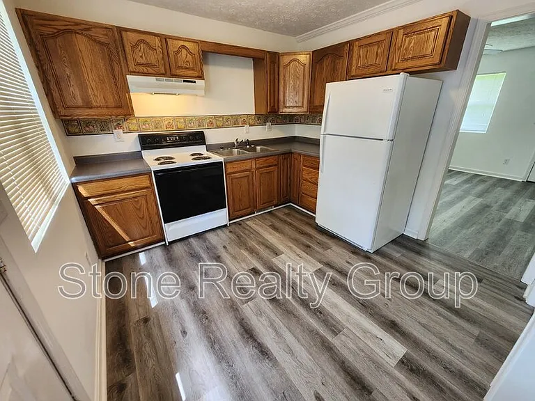 760 S Fulton St #A — Photo 2