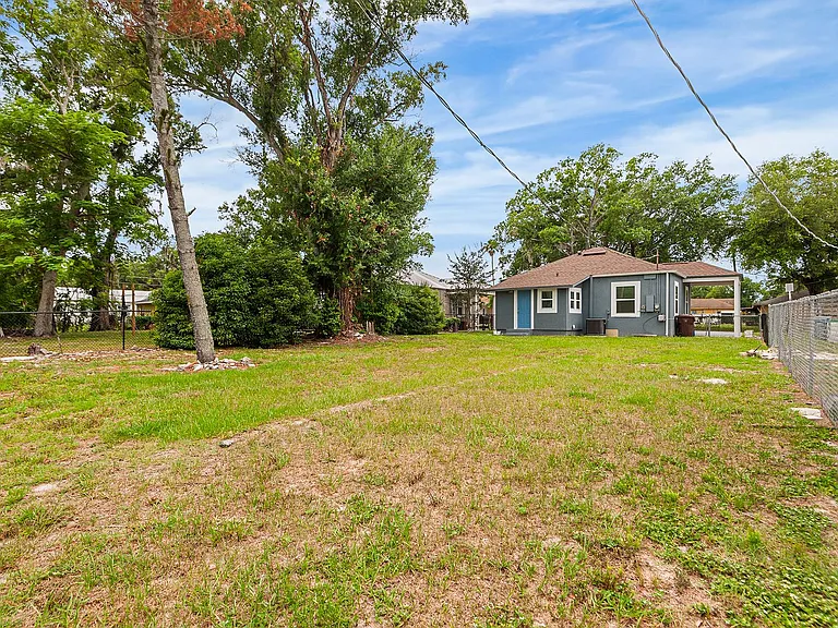 807 NW 1st Ave — Photo 12
