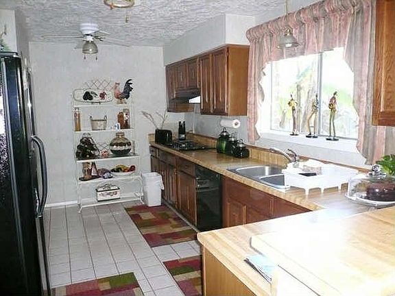 5th image of 16742 Lost Quail Dr