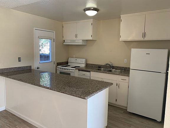 4th image of 1530 Alta Glen Ct APT 3