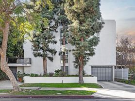 1527 Veteran Ave