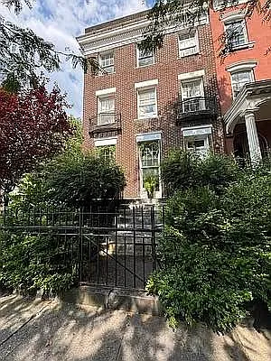 Rented by Avenues Real Estate | media 19