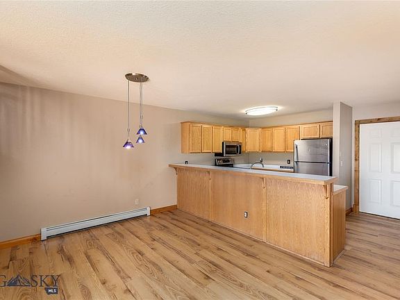 4th image of 208 S Yellowstone Ave APT 3