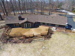 W308N7114 Club Ct, Hartland, WI 53029