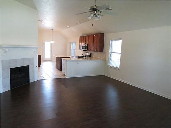 3rd image of 1256 Mountain Peak Dr