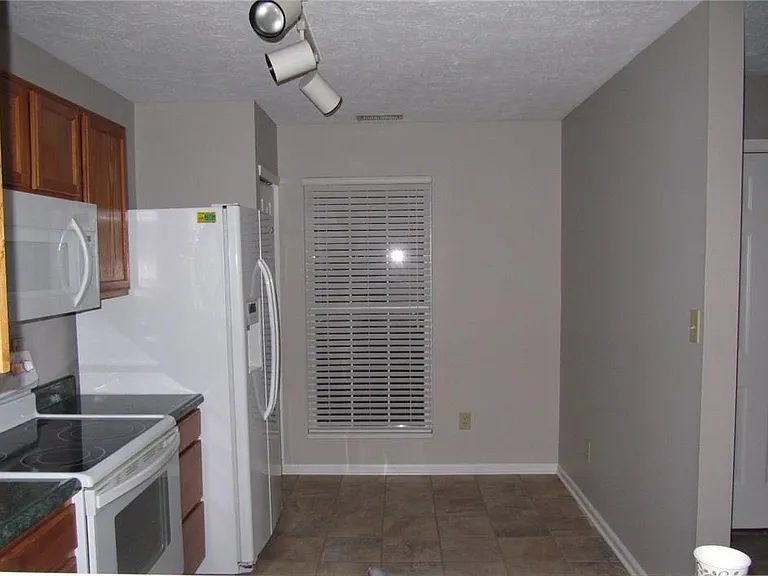 4647 Elkhorn Ct — Photo 7