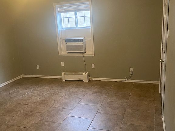 5th image of 223 N Main St #1