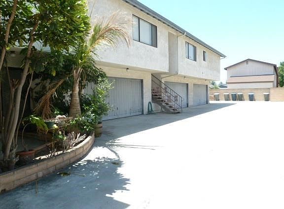 3 unit complex - garage from driveway