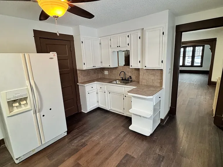 1021 Charles Ave #1021 — Photo 15