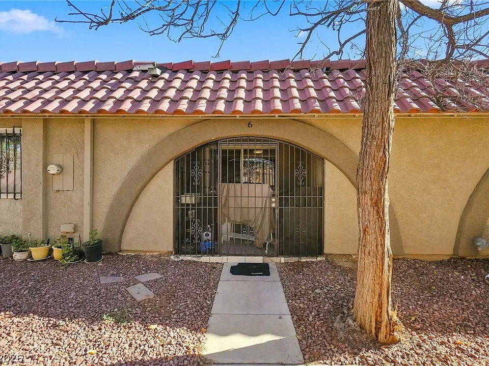 849 Hedge Way #6