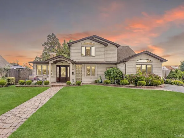 243 Elm Drive S, Levittown, NY 11756