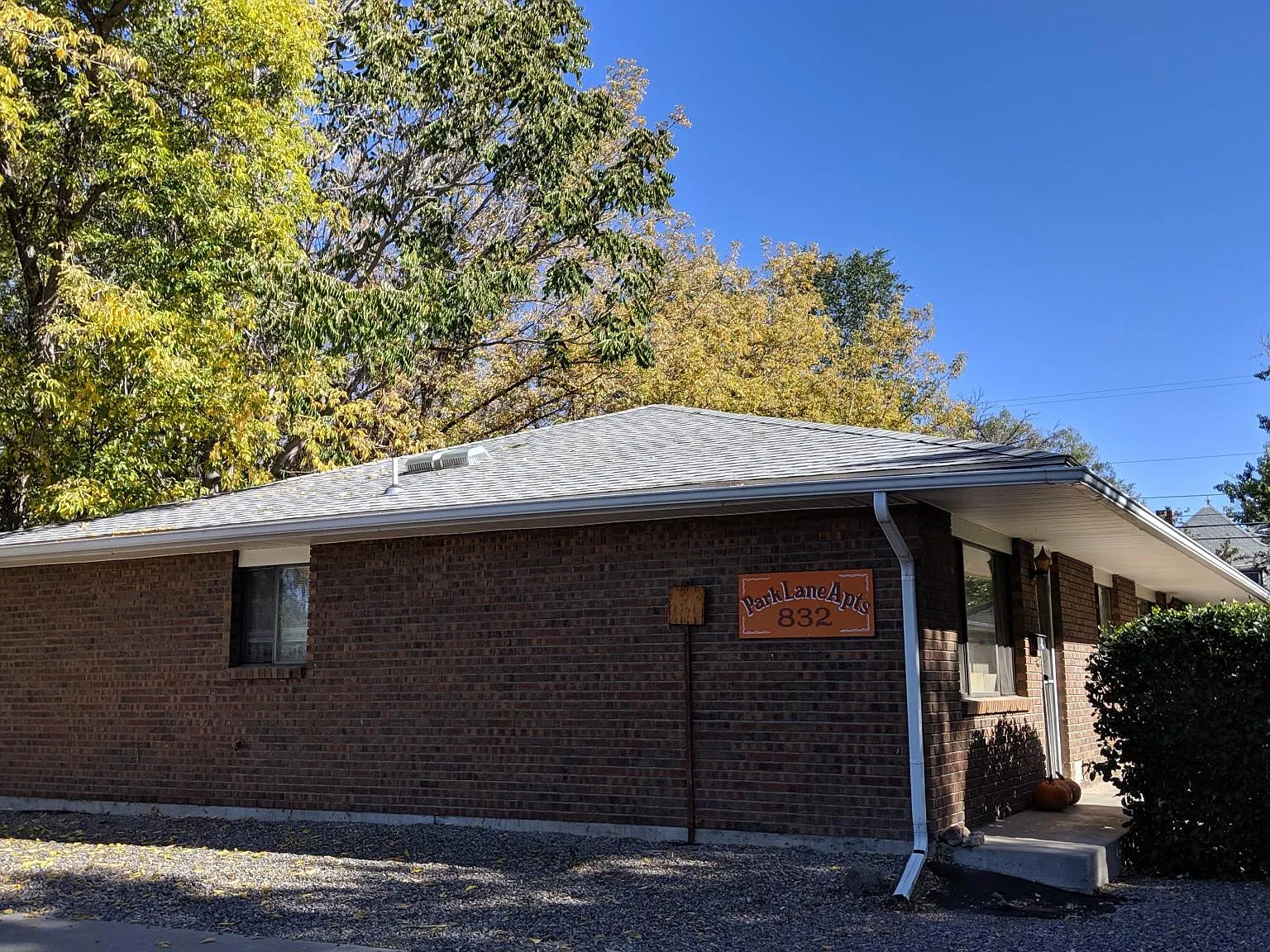 2 bed, 850 sqft, $1,500 — Photo 1