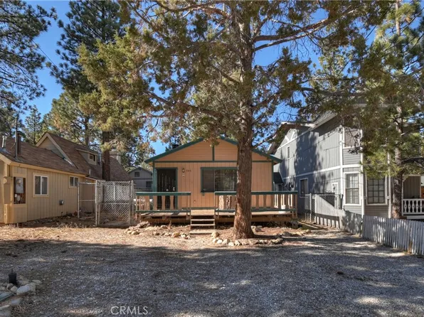 949 Pine Ln, Big Bear City, CA 92314