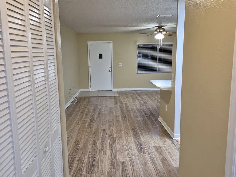Walton Cir — Photo 11