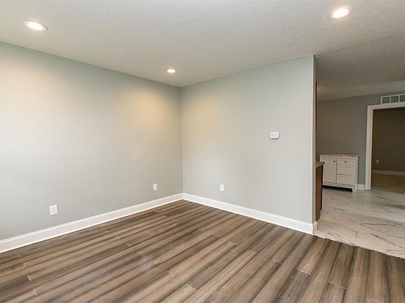 5th image of 457 Breckenridge St
