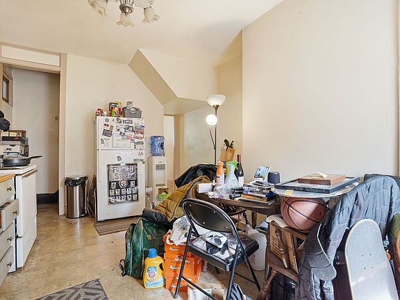 5th image of 1816 Harcum Way