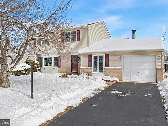 2nd image of 233 Sharpless Rd