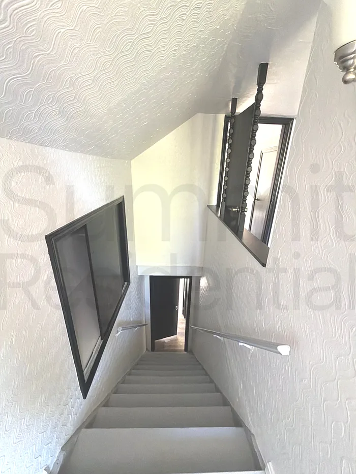 3 bed, 1.0 bath, 1165 sqft, $1,295 — Photo 4