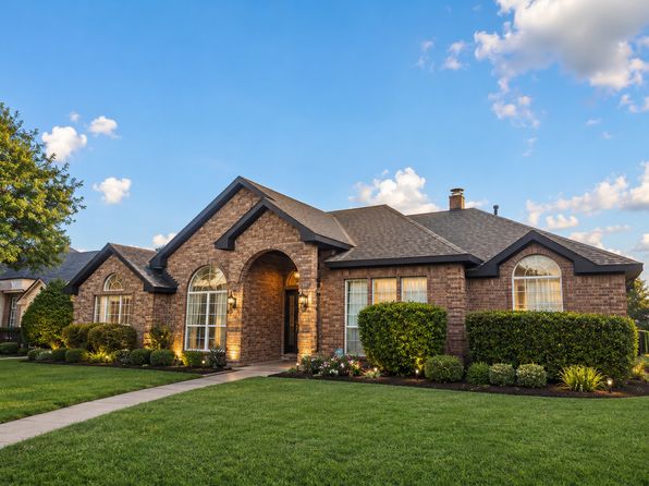 824 Stain Glass Dr