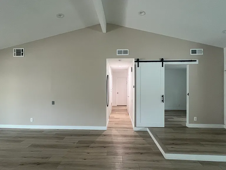 22135 Ballinger St — Photo 9
