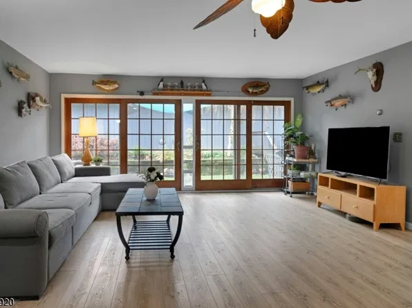 39 Hillside Ave, Jefferson Twp., NJ 07460