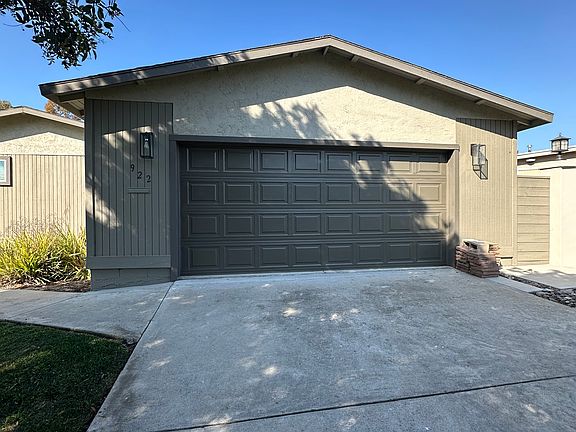 2 car garage included in rent!