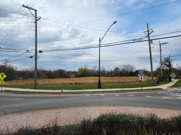 406 Monaville Rd, Lake Villa, IL 60046