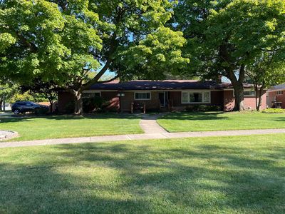 2211 Parkside St, Trenton, MI, 48183