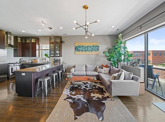 4th image of 1445 W Grand Ave #4W