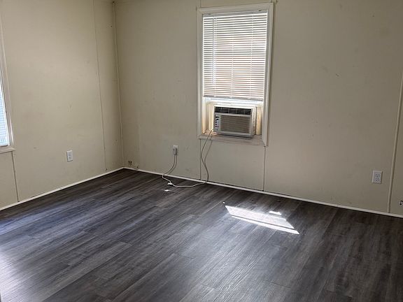 3rd image of 7170 Winchester Ave
