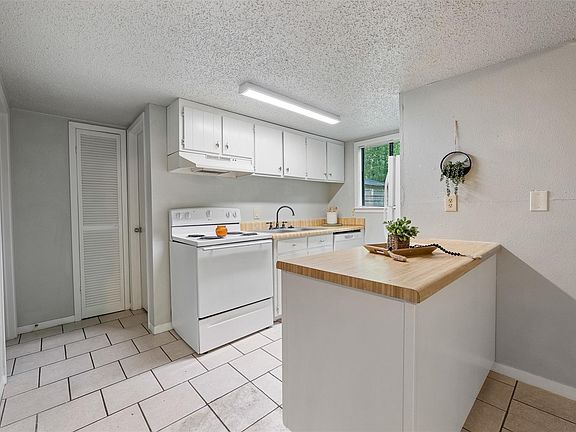 2nd image of 28600 Netawaka Ct