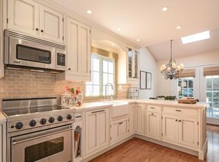 520 Hampton Rd APT 1, Southampton, NY 11968