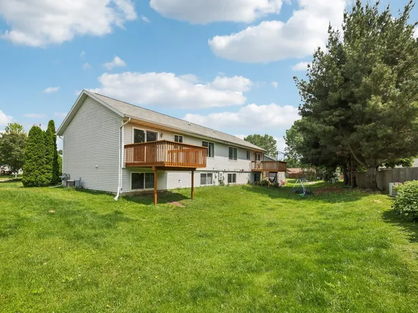 609-611 Eagle Crest Ct, Prairie Du Sac, WI 53578
