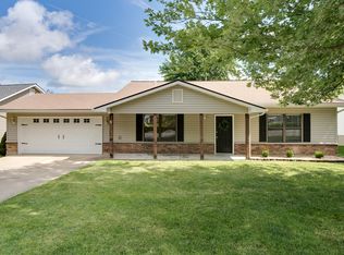 6 W Ofallon Dr, O'Fallon, MO 63366